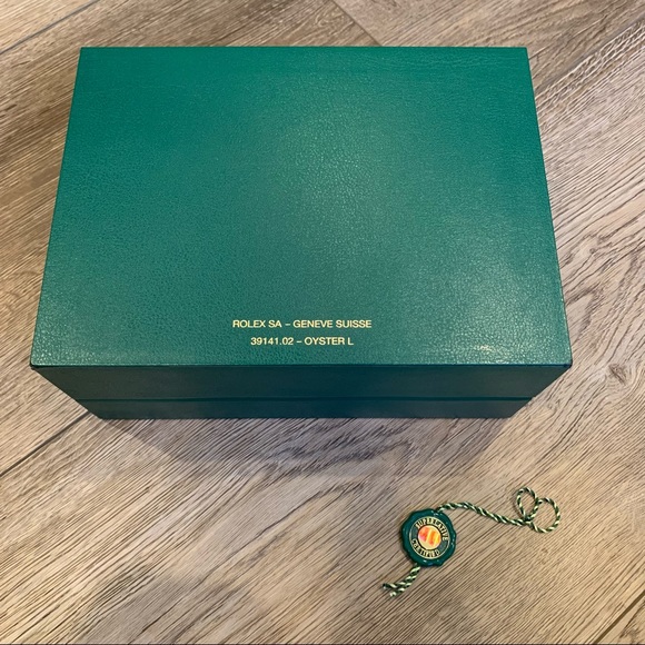 - Authentic Rolex watch box, tag & paperwork - Picture 4 of 9